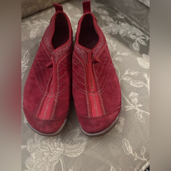 Size 10 Merrell Outdoor Shoes - Picture 8 of 14